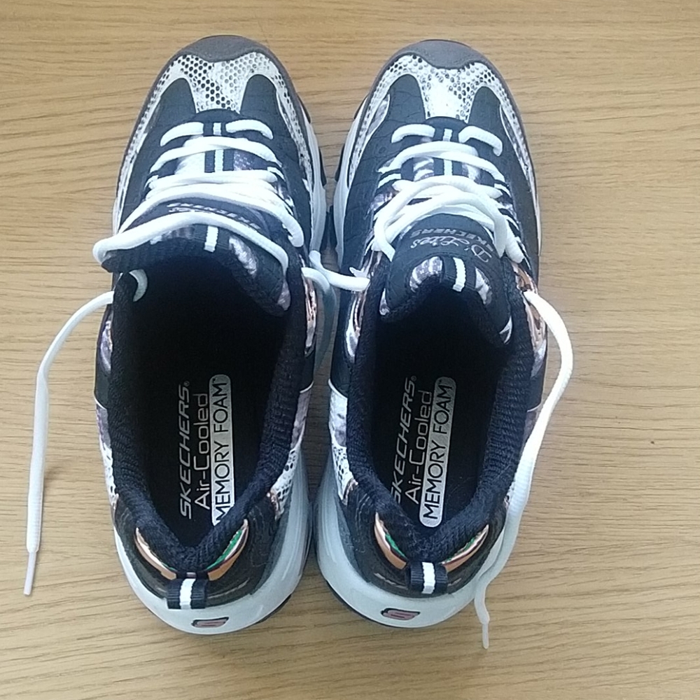 Skechers D'lites memory foam snake print shoes